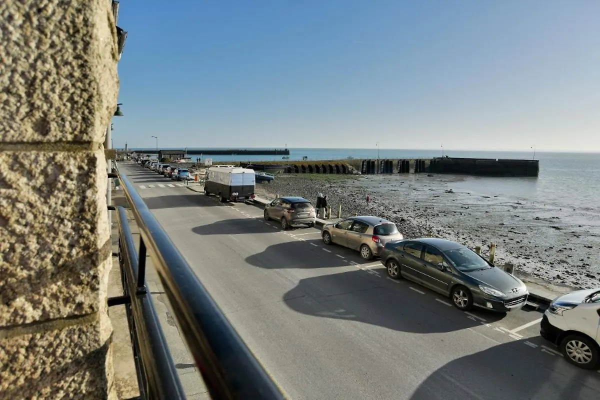L Ostra 1, Appartement Haut Standing Front De Mer A Cancale Sur Le Port De La Houle